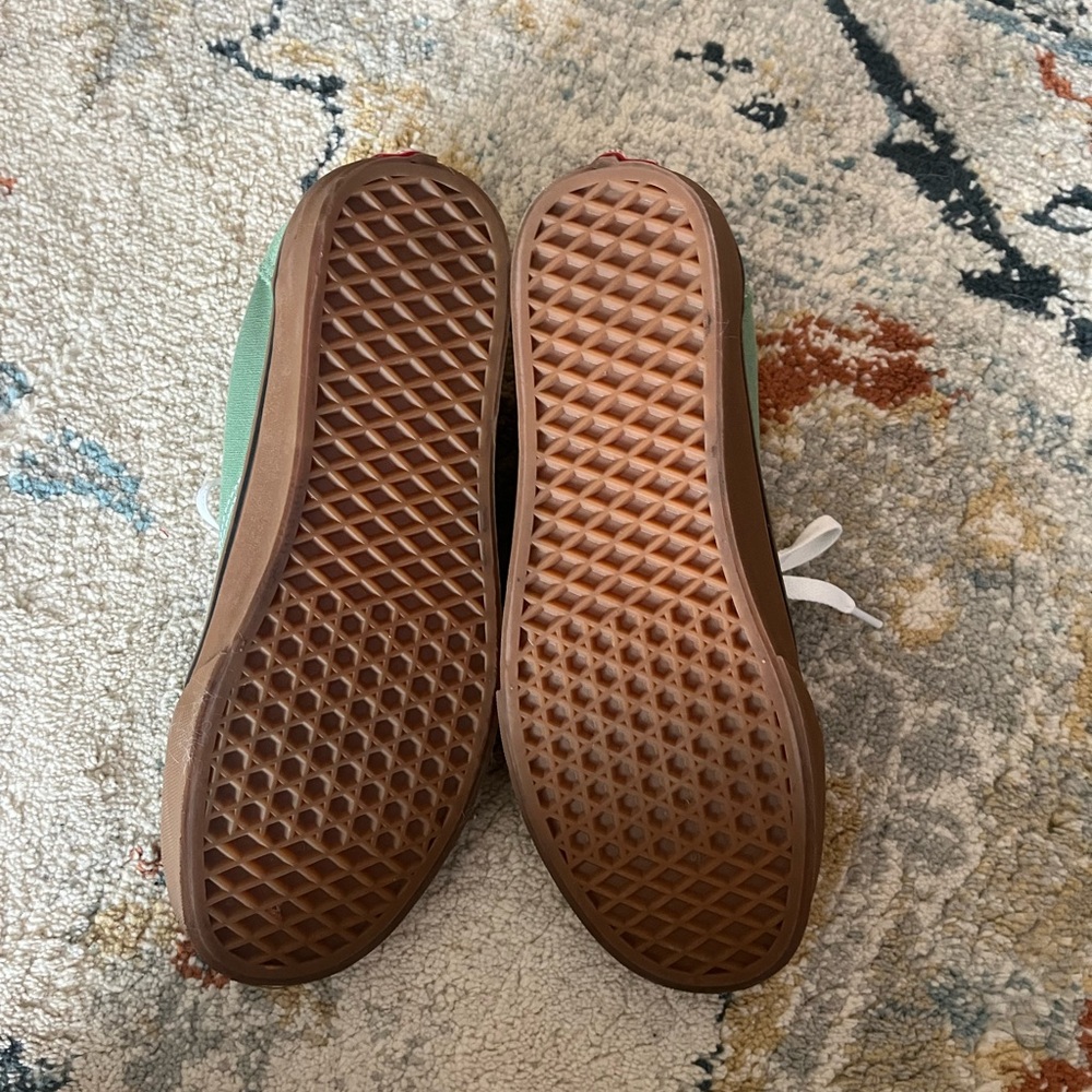 Vans - Picture 6 of 6
